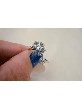 Fragrant Jewels Snowflake Ring